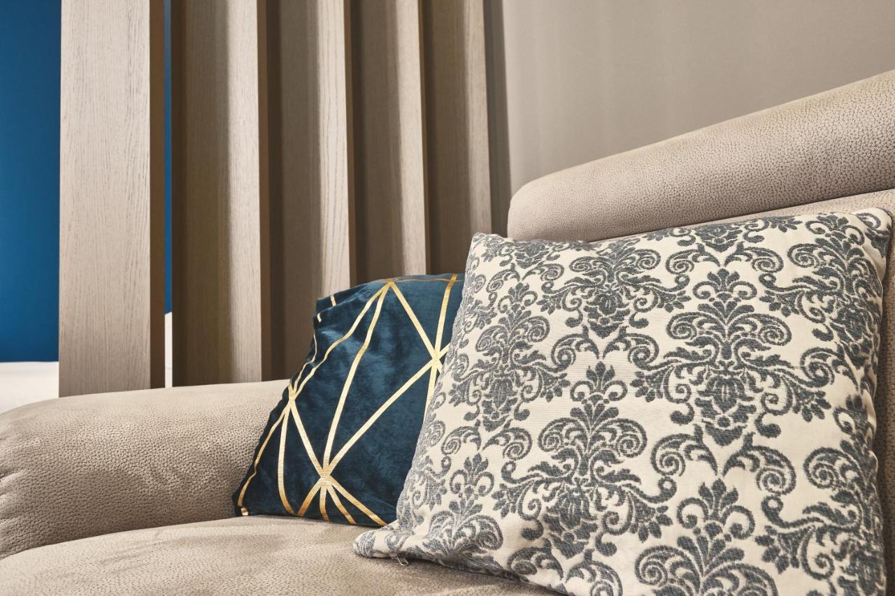 Miche Luxury Home - Appartamento Vista Mare A Трани Екстериор снимка