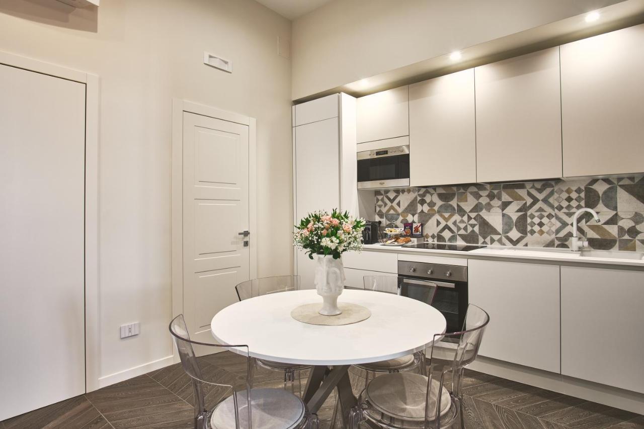 Miche Luxury Home - Appartamento Vista Mare A Трани Екстериор снимка