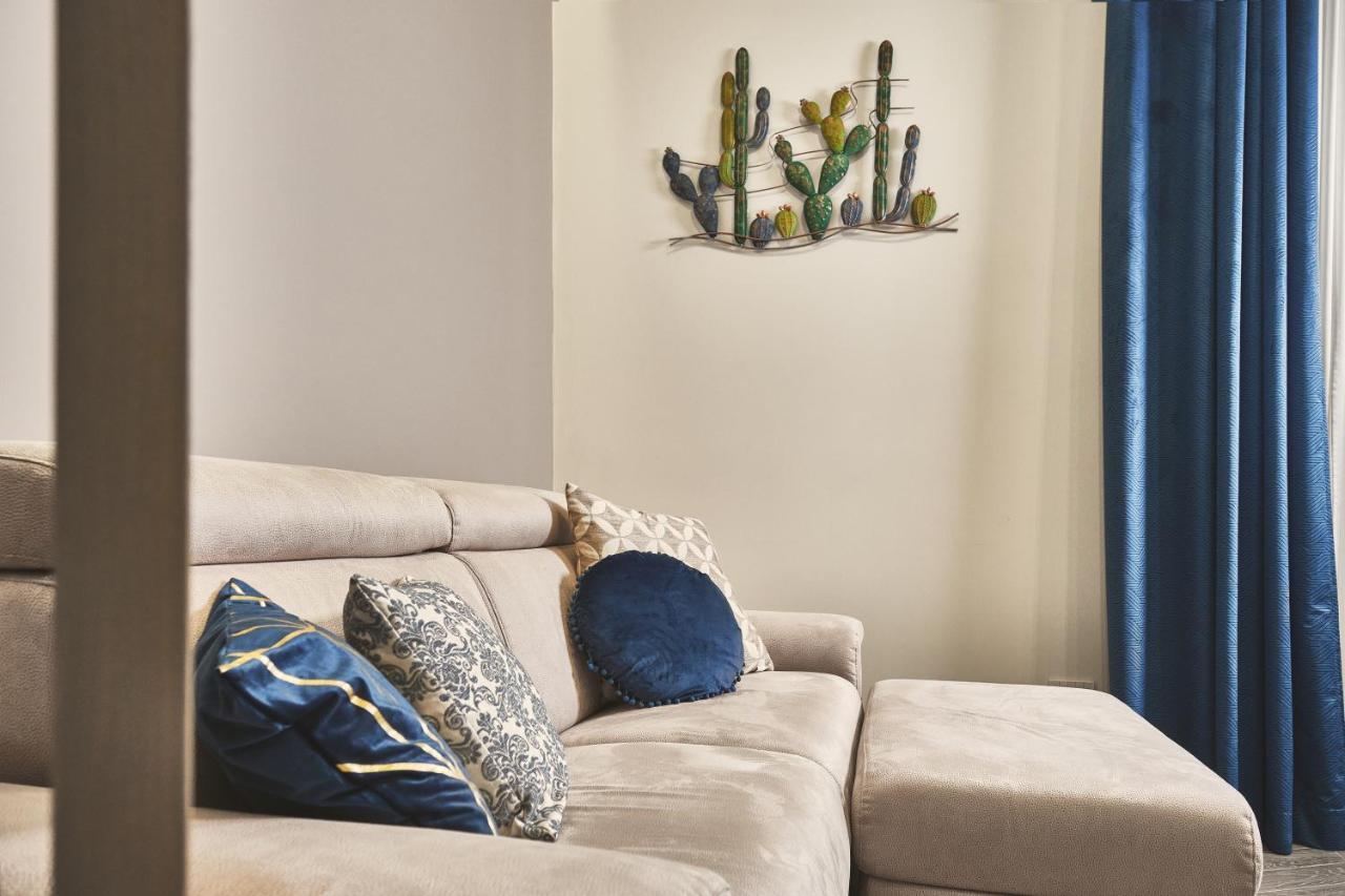 Miche Luxury Home - Appartamento Vista Mare A Трани Екстериор снимка